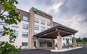 Holiday Inn Express & Suites Kingston-Ulster